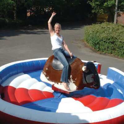Cưỡi bò – Mechanical Bull Rides
